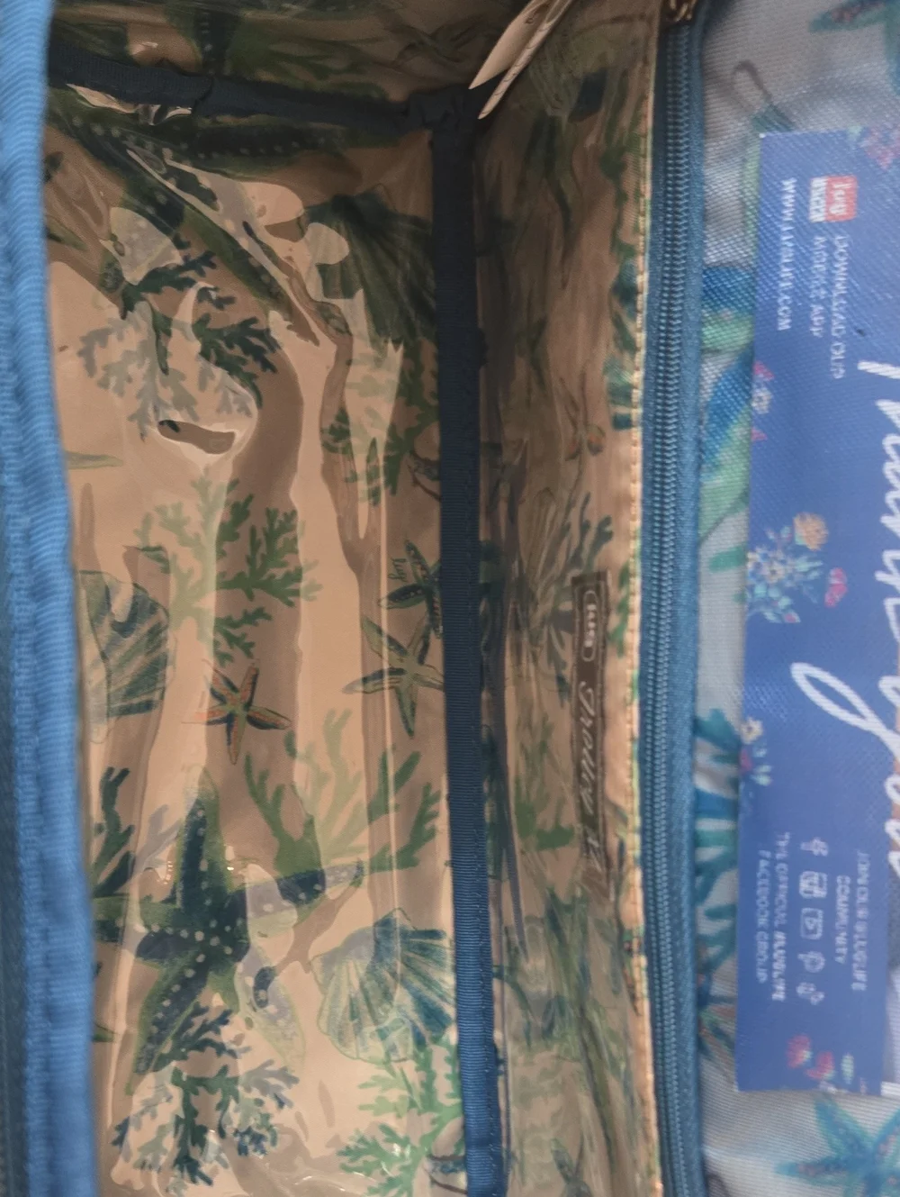 lug large toiletry